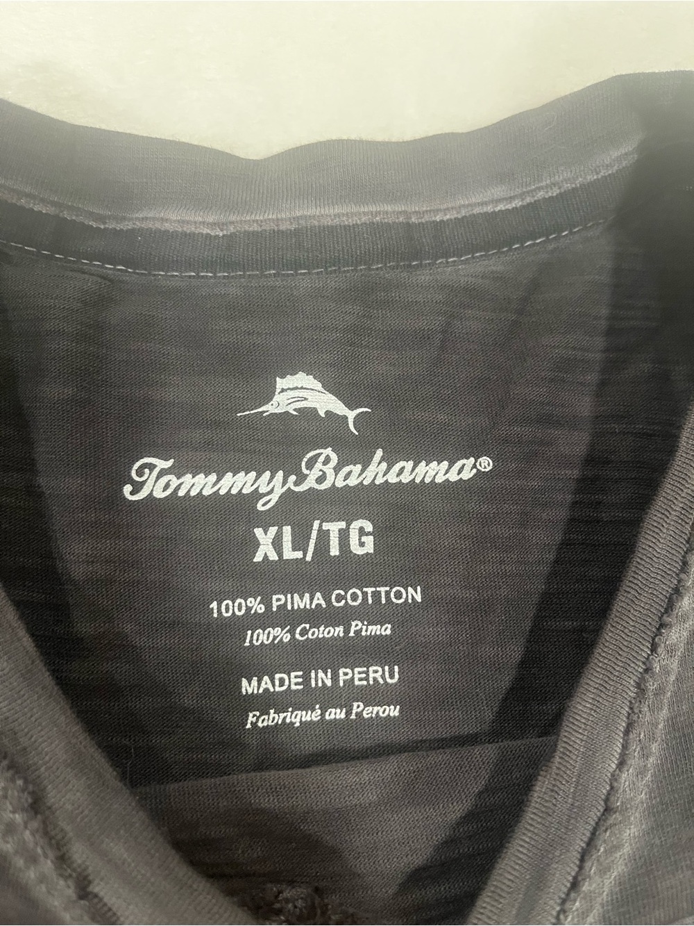 Tommy Bahama 100% Pima Cotton V Neck Tee - XL - Picture 3 of 5
